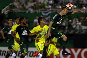 Chapecoense vence Atlético Nacional, quatro meses após acidente aéreo