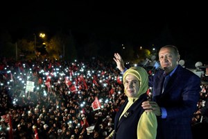 Oposição pede anulamento do referendo na Turquia