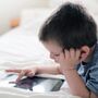 Como evitar que os miúdos fiquem agarrados aos telemóveis