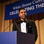 Comediante muçulmano substitui Trump no jantar de correspondentes