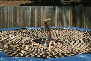 SLOWmoGUYS_ratoeiras_npl.mp4