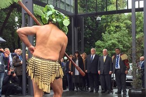 Rex Tillerson recebido com insultos na Nova Zelândia