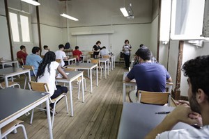 Professora de Português demitida começa a ser julgada em junho