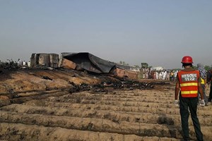 Mais de 100 mortos em explosão no Paquistão