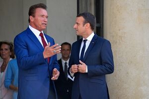 schwarzenegger macronck.mp4