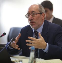 António Filipe defende que convergência à esquerda deve ser feita à volta da sua candidatura