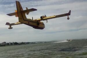 Canadair.mp4