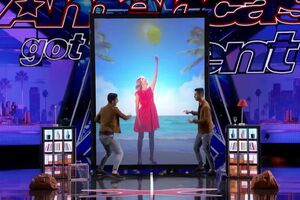 Tony and Jordan Identical Twins Dazzle With Magic - Americas Got Talent 2017.mp4