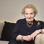 Madeleine Albright: 'Angela Merkel é claramente uma grande líder'