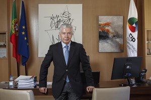 Patrões querem pagar menos impostos