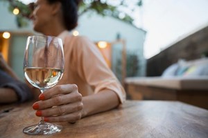A doença rara que é confundida com o alcoolismo
