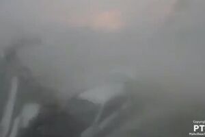 vP4LyYLZdCknrWiu.mp4