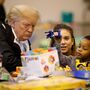 Donald Trump mostra empatia em Houston