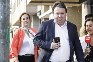 O grande plano de Santos Silva e do amigo José Sócrates 
