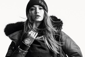 O novo relógio que Gigi Hadid criou para a Tommy Hilfiger