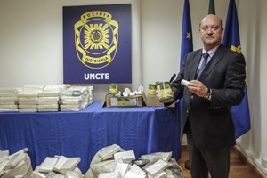 Polícias acusados de dar informações a traficantes de droga