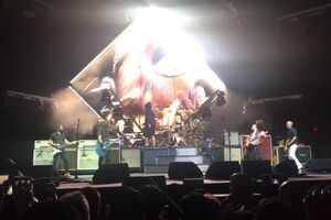 Foo Fighters Feat. Joe Perry and Liam Gallagher - Come Together (Live at CalJam 17).mp4