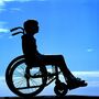 Crianças e jovens com paralisia cerebral esperam meses por medicamento