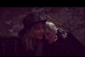 25514827_1379989262109646_7497251309389611008_n.mp4