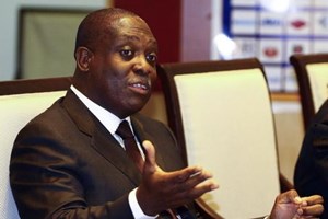 Angola força generais a devolverem dinheiro