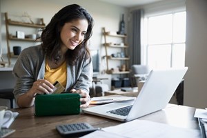 Covid-19: Compras 'online' sobem 46% no segundo confinamento geral -- SIBS