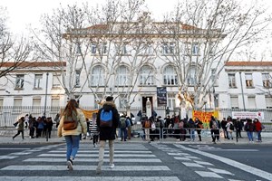 Assinados contratos para obras nas escolas do Parque das Nações e Camões