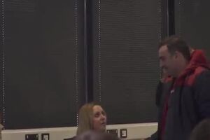 EN9jC_OWRfMADHCQ.mp4