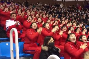 Noord-Koreaanse cheerleaders.mp4