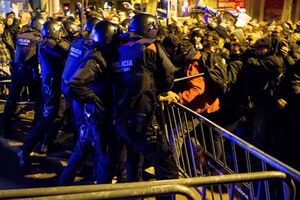 confrontos em Barcelona 