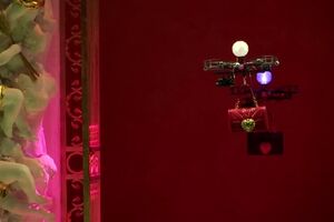 Dolce Gabbana Drones replaces models in the parade of bags.mp4