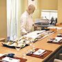 Dentro do restaurante japonês que só serve nove pessoas por noite