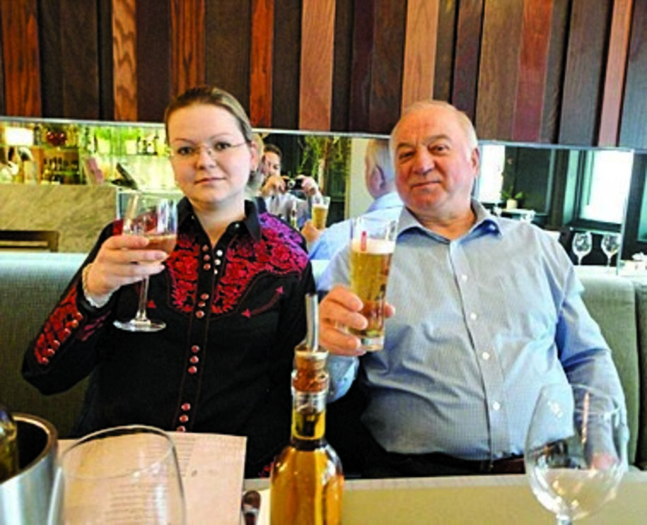 Skripal e a filha numa anterior visita ao restaurante   