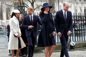 Meghan Markle Isabell II Harry William Kate Carlos Camila 