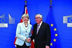 Theresa May, Jucker, Brexit, acordo, UE