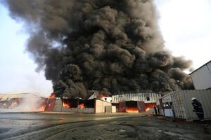 Iémen - incêndio armazém programa alimentar mundial 