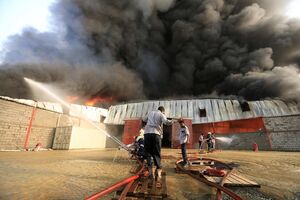 Iémen - incêndio armazém programa alimentar mundial 