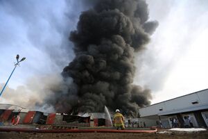 Iémen - incêndio armazém programa alimentar mundial 