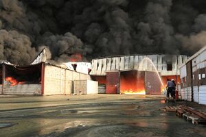 Iémen - incêndio armazém programa alimentar mundial 