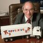Morreu Charles Lazarus, o fundador da Toys 'R' Us