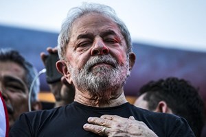 Lula da Silva continua à frente em sondagem para as presidenciais brasileiras