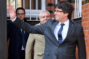 Espanha emite novo mandato de captura a Puigdemont