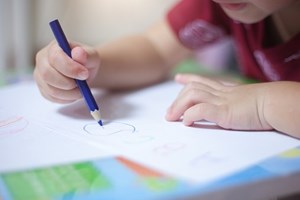 Chegar ao 1.º ano a saber ler e somar garante sucesso escolar?