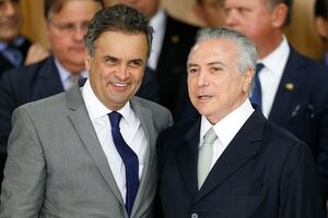 O presidente do Brasil Michel Temer com o senador Aécio Neves