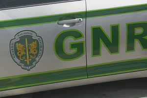 GNR, xxx, carro, porta, símbolo