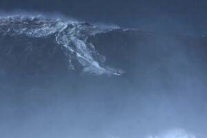 Biggest Wave of My Life - Rodrigo Koxa  08112017 Nazaré.mp4