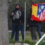Ultras do At. Madrid presentes no treino em protesto contra alteração no emblema