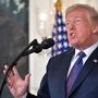 Trump aconselha 'tanque de água voador' para apagar fogo em Notre-Dame