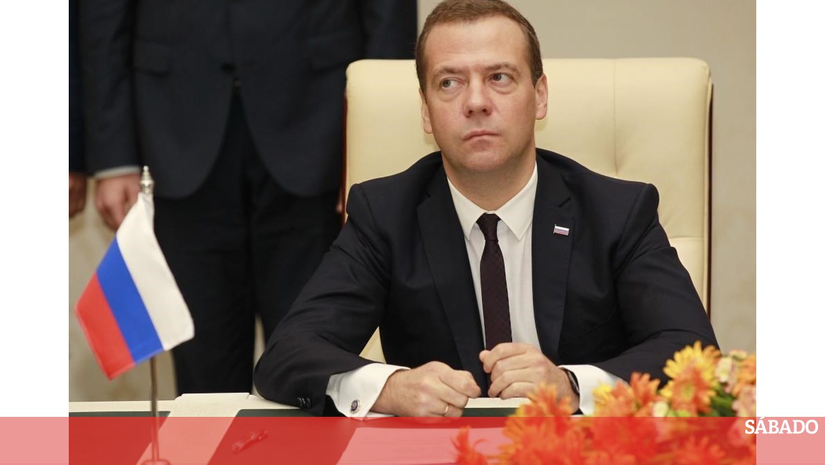 Medvedev alerta Otan sobre guerra nuclear se Rússia perder o conflito