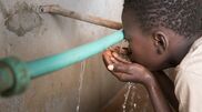 <![CDATA[ Uma em cada 3 crianças africanas sem acesso a água e situação está a piorar ]]>