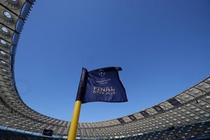 Governo dá exceção para final da Champions e autoriza viagens de avião durante a noite